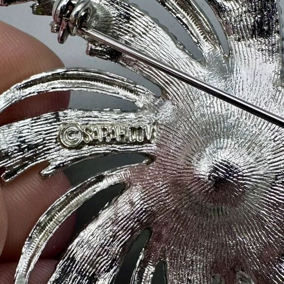 Vintage Silver Tone Sarah Coventry Pearl Flower Brooch Pin, 2 1/4" - Picture 4 of 4